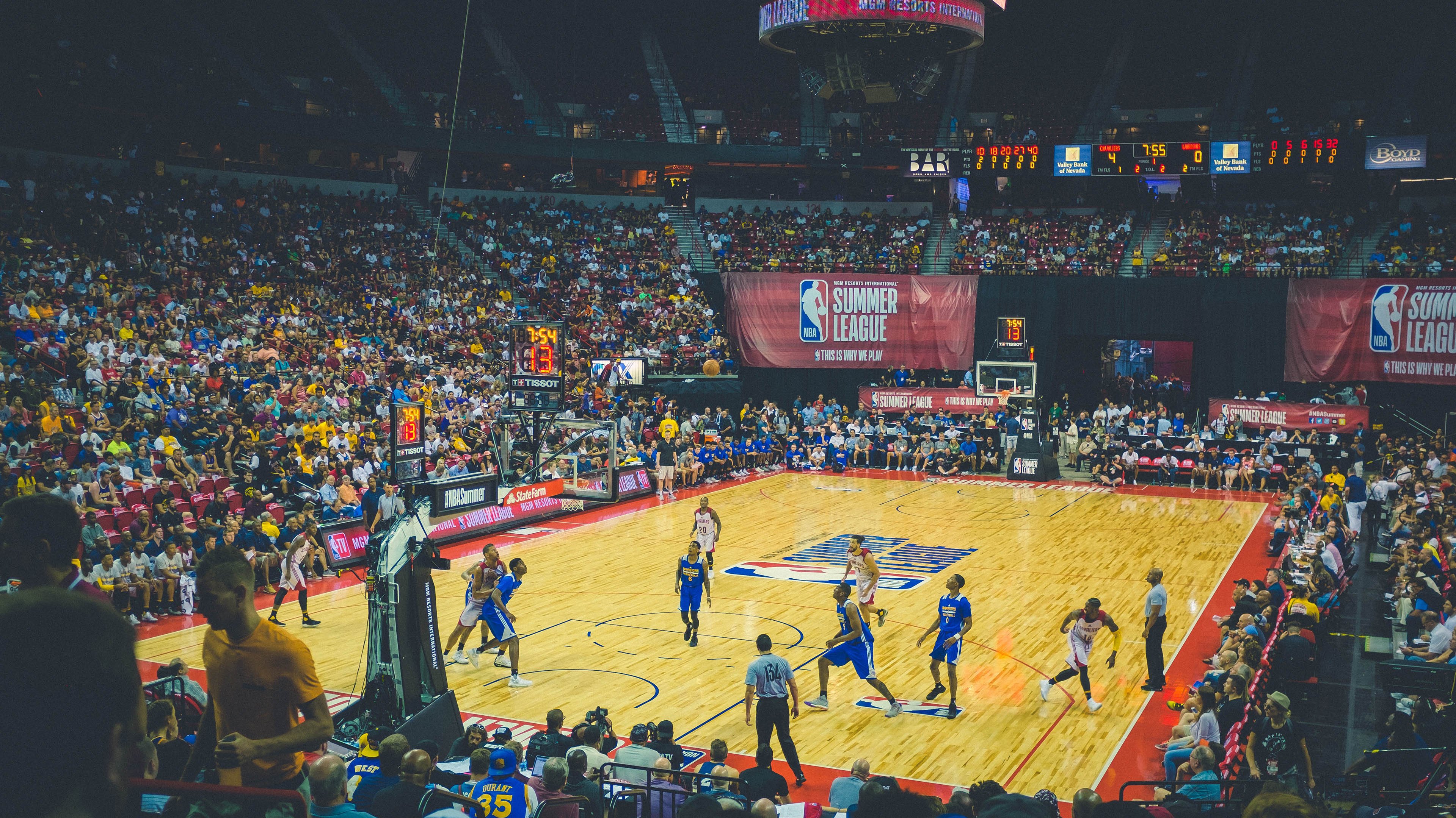 球队教练员研讨会交流战术理念与训练心得，球队教练是干什么的