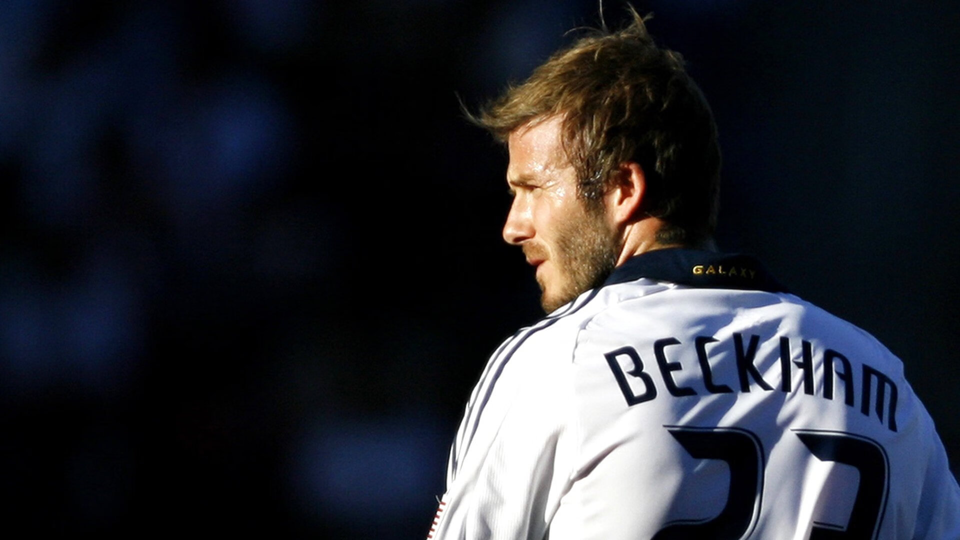 斯诺克国锦赛：15座排名赛冠军出局，世界第三惨遭淘汰，大黑马狂奔